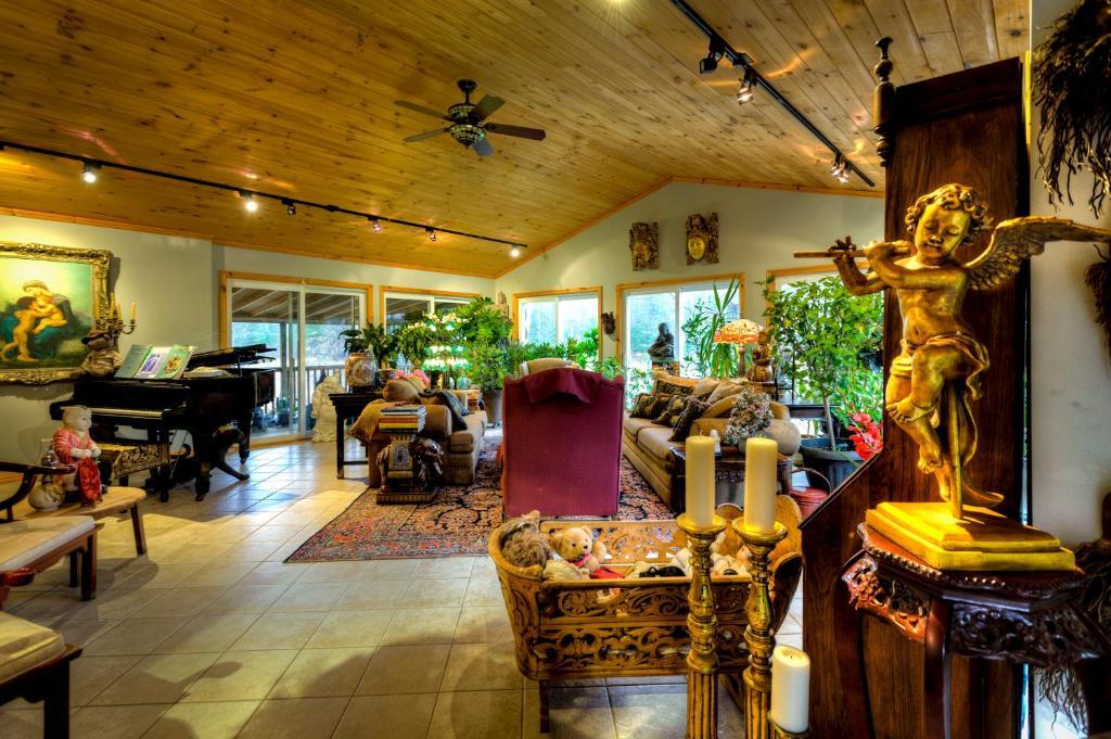 Shambhala Bed And Breakfast Buckhorn Exterior foto